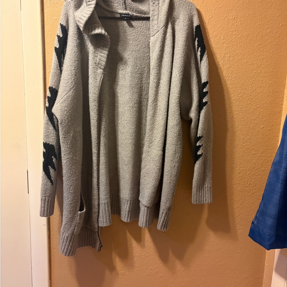 Elegant Gray Cardigan with Black Accents
